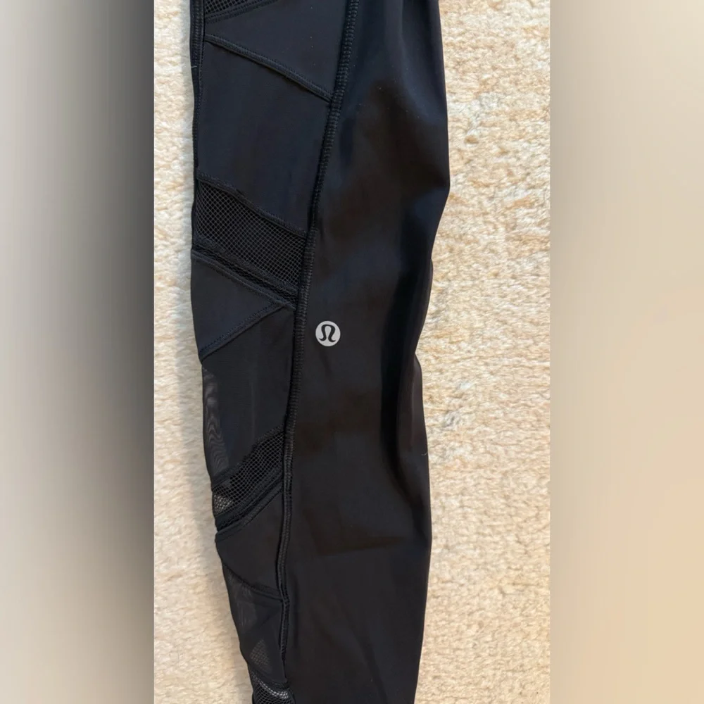 Lululemon speed up tight mesh 28” size 6 - Picture 8 of 11